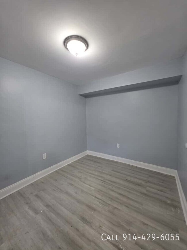 Building Photo - 333 S 1st Ave