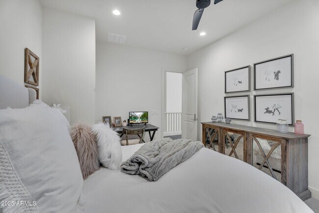 Building Photo - 3507 North 39th Pl