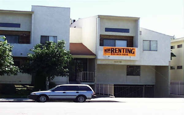Building Photo - 15020 Burbank Blvd