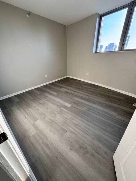 2nd Bedroom - 600 N Dearborn St