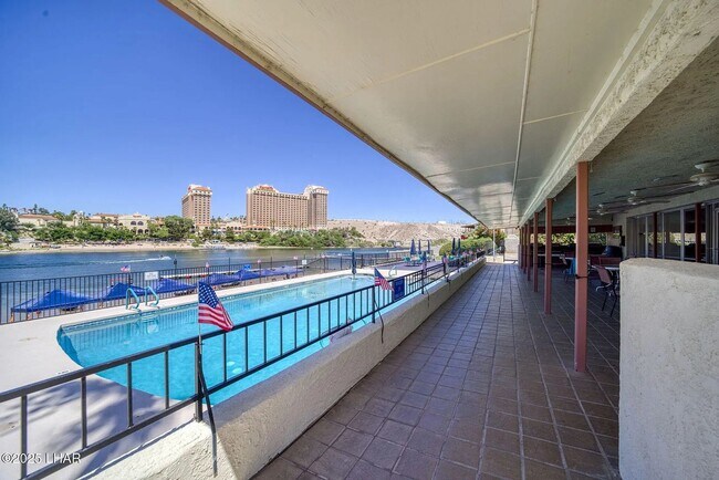 Building Photo - Dream Riverfront 2BR Condo in Bullhead City