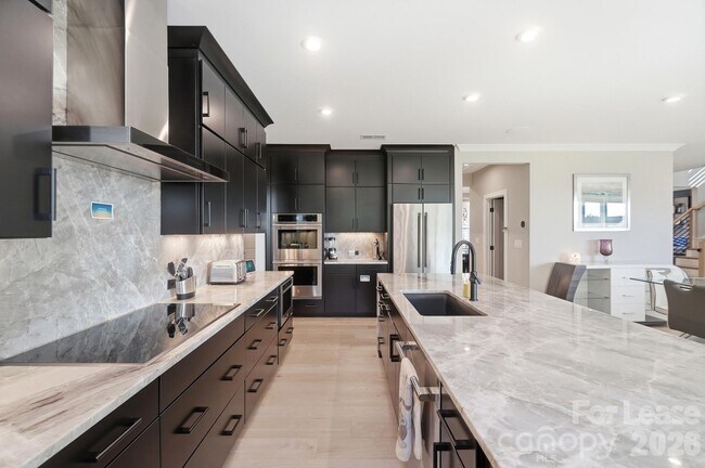 Building Photo - 5225 Glenwalk Dr