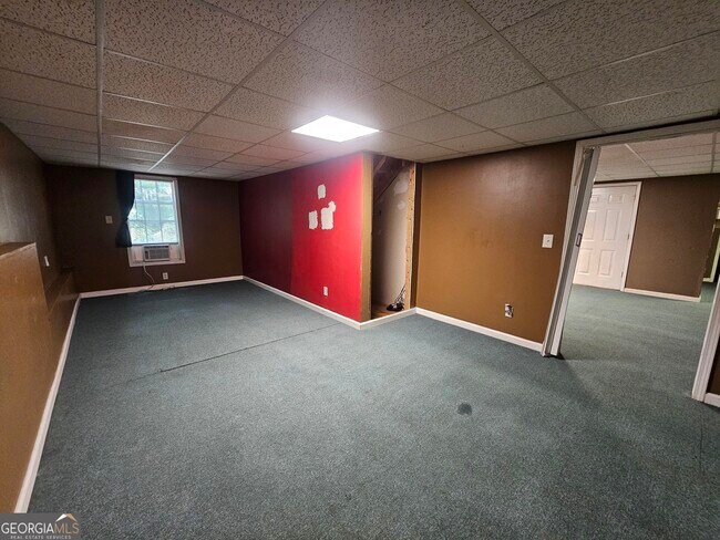 Building Photo - 40 Summerwood Ln