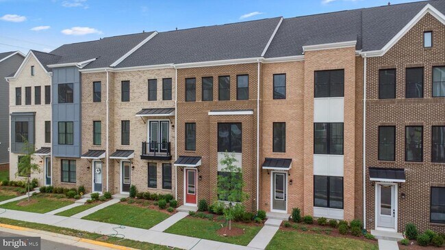 Building Photo - 42106 Picasso Sq