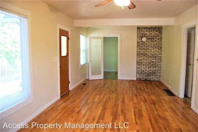 Building Photo - 3 br, 1 bath House - 31696 SW Bald Peak Rd