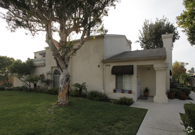 Primary Photo - Ocean House Apartments