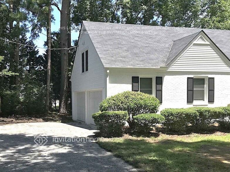 Building Photo - 245 Mattox St