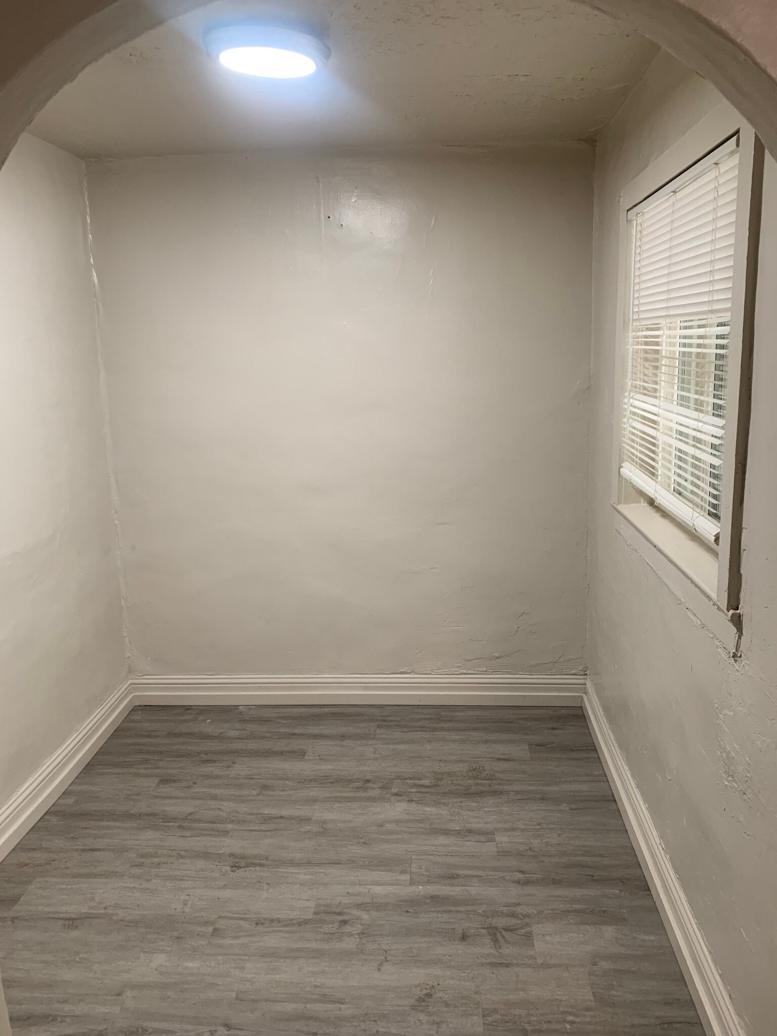 Building Photo - 614 E 600 S
