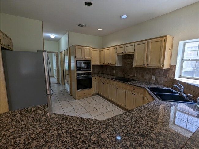 Building Photo - 7602 Mifflin Kenedy Ter