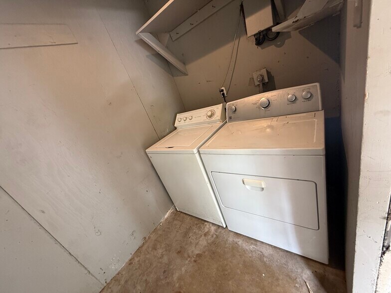 Laundry room (In the carport) - 3202 Locke Ln