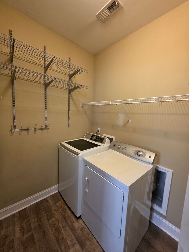 Building Photo - 177 Mill House Ln