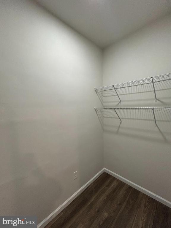 Building Photo - 566 E High St