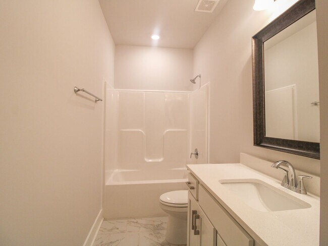 Building Photo - Reduced Rental Rate with $200 Rent Credit for 12 Months!