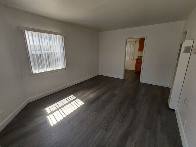 Building Photo - 8688 San Miguel Ave