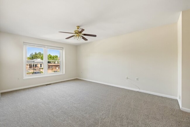 Building Photo - 7511 Belle Grae Dr