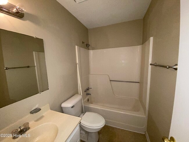 Building Photo - 401 Cedar Crk Dr