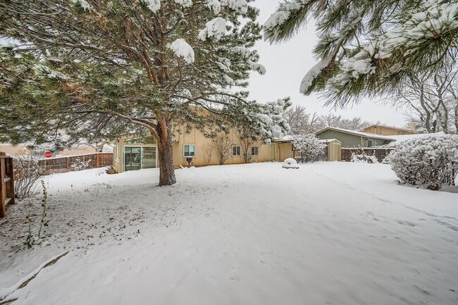 Building Photo - 1109 Panorama Dr