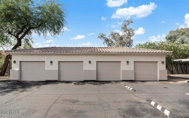 Building Photo - 9550 E Thunderbird Rd