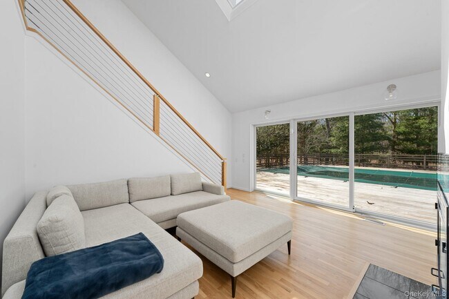 Building Photo - 35 Ely Brook Rd