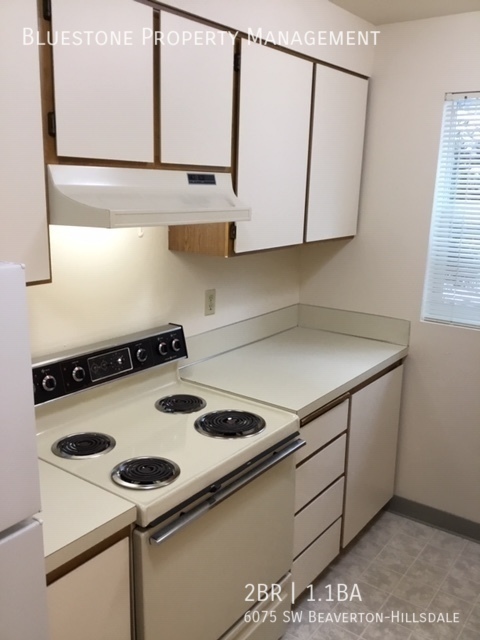 Building Photo - Two Bedroom w/ Washer & Dryer in unit