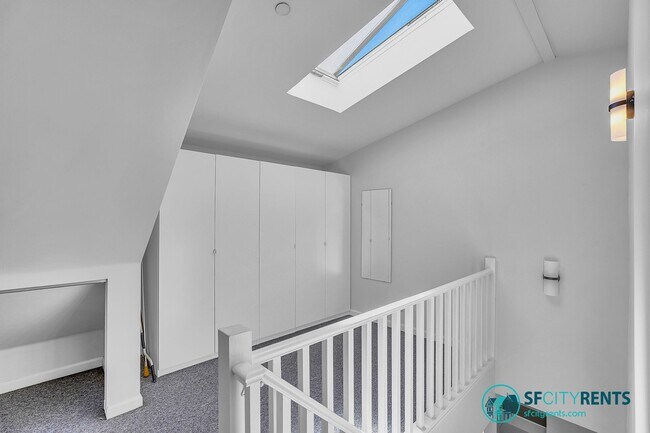 Building Photo - Noe Valley: Remodeled Top Floor Bi-Level Apartment w/ Views & Shared Yard