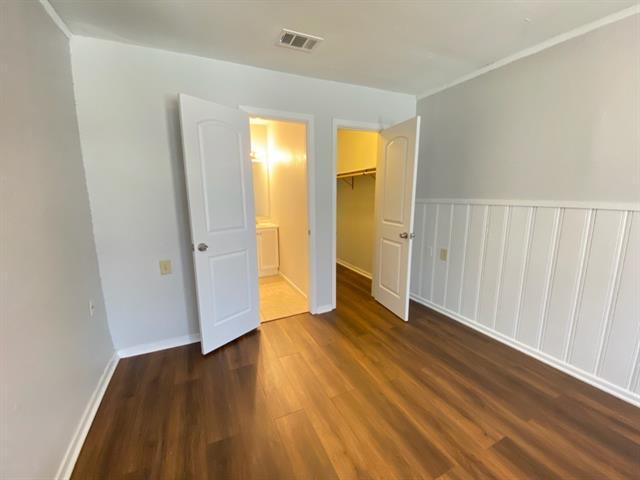 Building Photo - 2322 Fenwick Dr