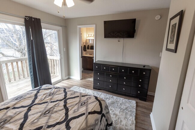 Building Photo - 105 N Garth Ave