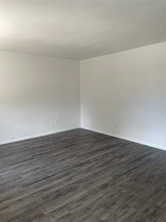 Building Photo - 2629 N Camp Cir
