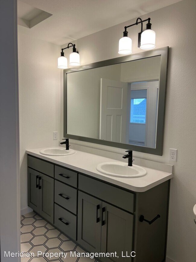 Building Photo - 4 br, 2 bath House - 5551 Lori Lane W