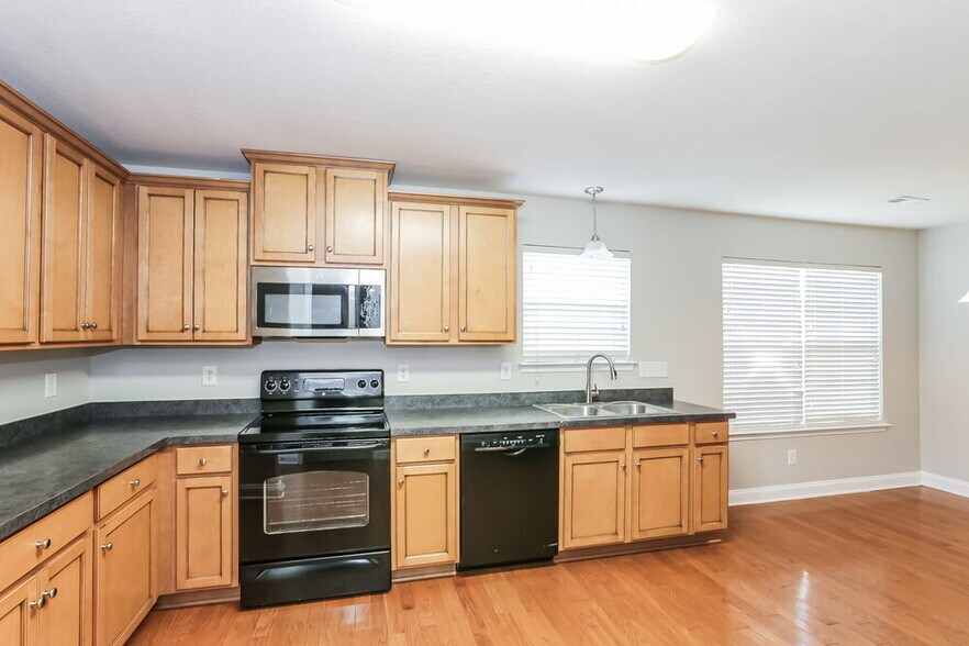Building Photo - 6246 Silver Chime Way