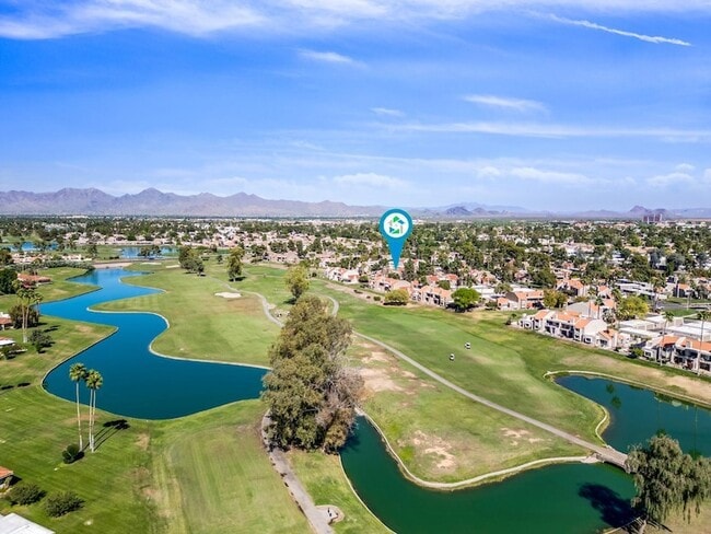 Building Photo - 7340 N Vía Camello Del Norte