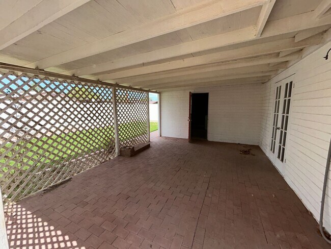 Building Photo - 456 N Horne