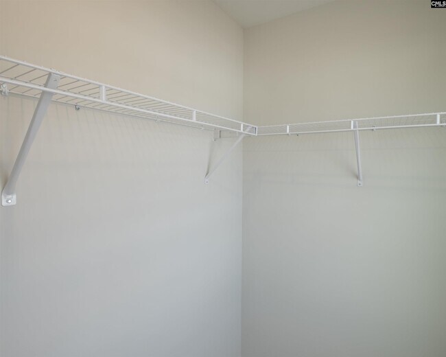 Building Photo - 3025 Hallsdale Dr