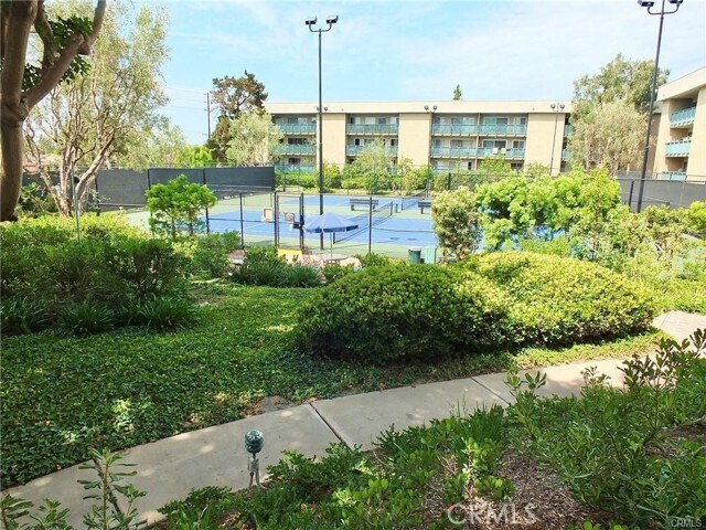 Building Photo - 448 N Bellflower Blvd