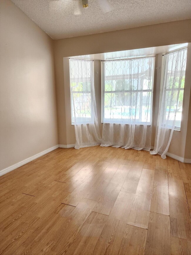 Building Photo - 2153 Royal Poinciana Blvd