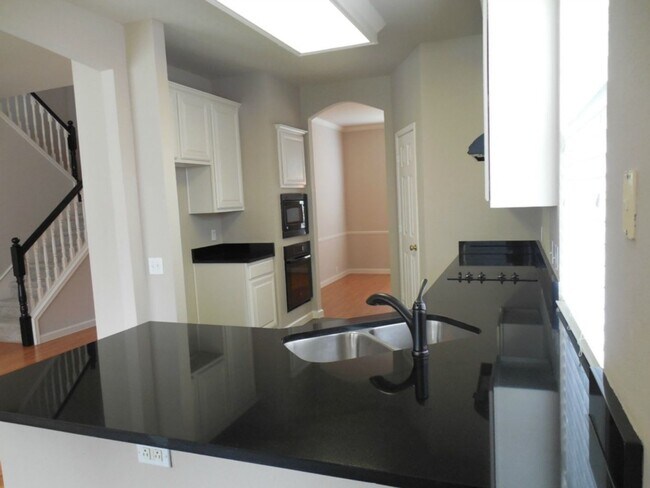 Building Photo - 2709 Dunbar Dr