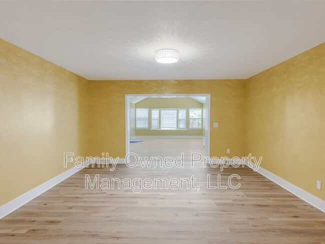 Building Photo - 23 Shadowmoss Pkwy