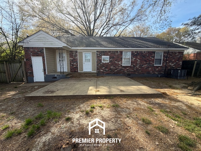 Building Photo - 1744 Myrna Ln