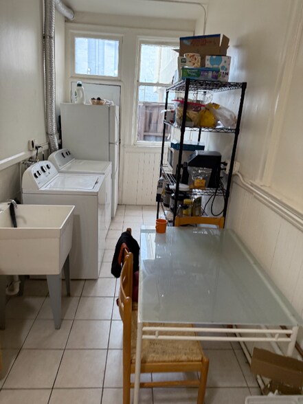 Building Photo - 2055 Berkeley Way