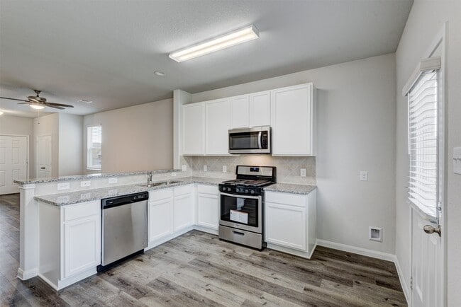 Building Photo - 5011 Blue Jacaranda Wy