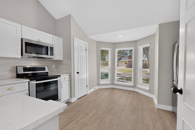 Building Photo - 3604 Lily Ln