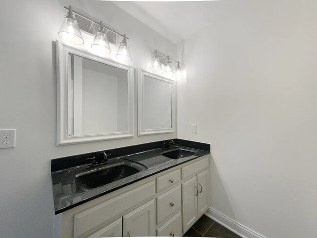 Building Photo - 1575 Cobra Ln