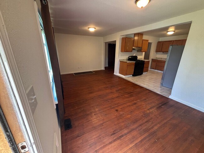 Building Photo - Tulsa Single Family Home for Rent 3 beds 2 bath