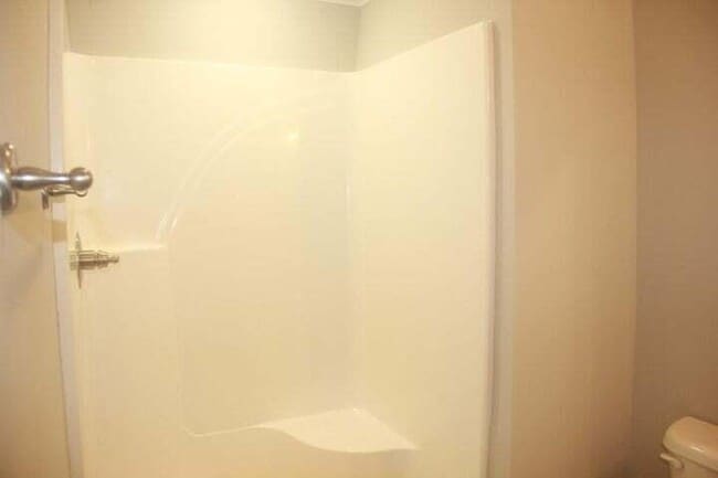 Building Photo - 539 NE Bellingham Dr