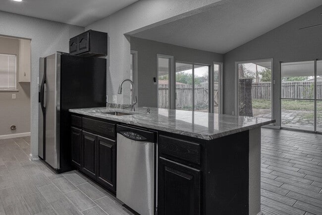 Building Photo - 100 Crestline Dr