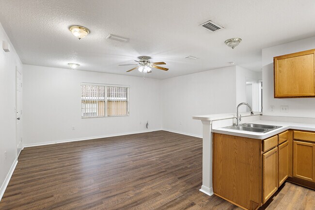 Building Photo - 512 Paulling Dr