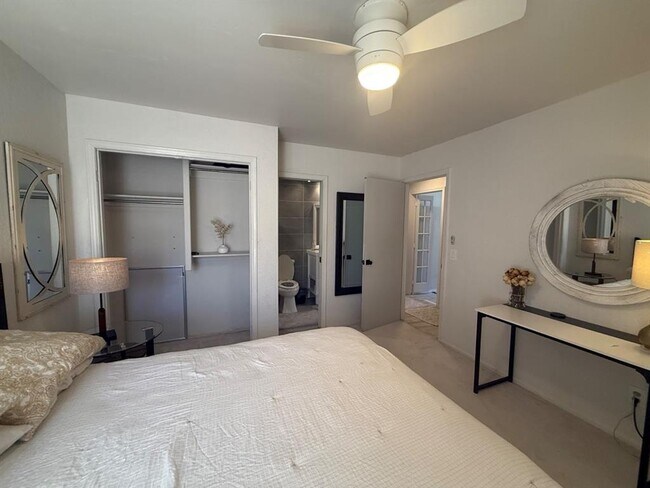 Building Photo - 1925 Bunting Ct