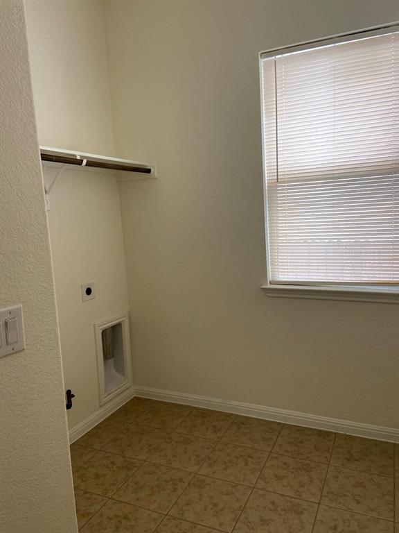 Building Photo - 2918 Zelma Dr
