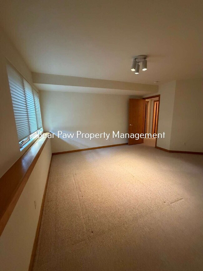 Building Photo - "Embrace Spacious Livingin this  3-Bedroom Gem in Genesee!"
