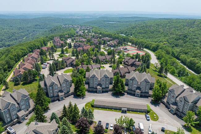 Building Photo - 8120 Stonegate Dr